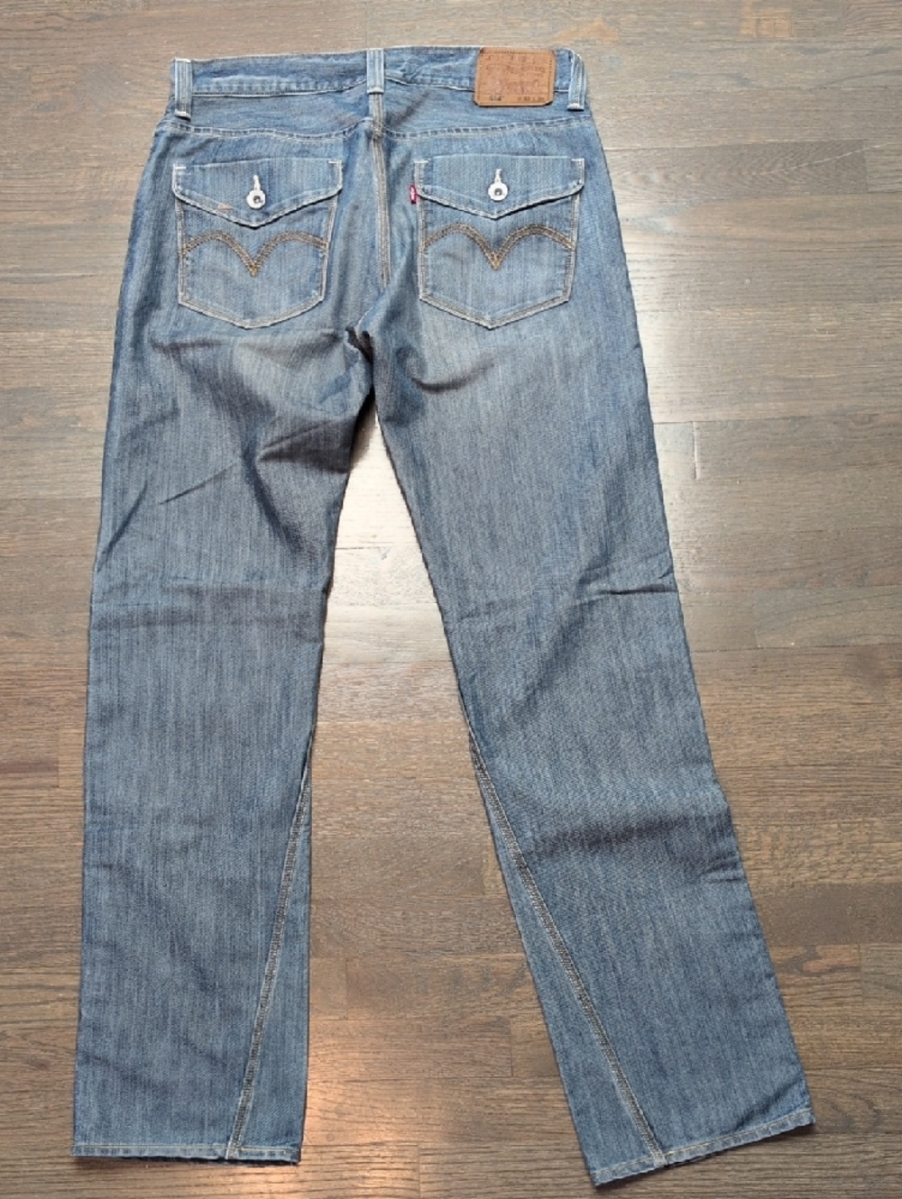 Levi's 514 Slim Straight Jeans in Faded Blue - Picture 3 of 15